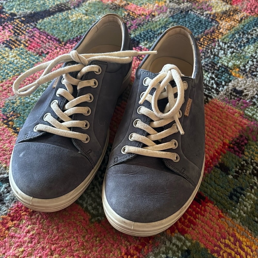 Blue suede ecco sneaks